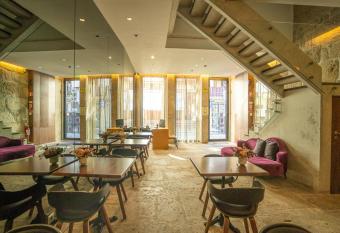 CHARM by YoursPorto has Balcony rooms