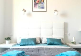 Apartments Monaco has Balcony rooms