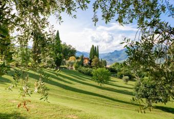 Borgo il Mezzanino allows 18 year olds to book a room