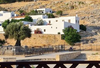 Lindos Center Studios has Balcony rooms
