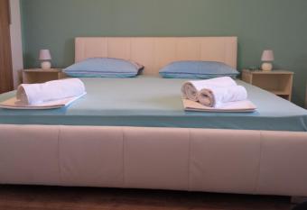 Guest House Sombrero allows 18 year olds to book a room