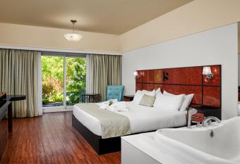Samuels Boutique Hotel has Balcony rooms