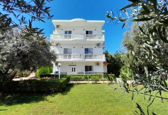 Hotel Villa Ambra has Balcony rooms