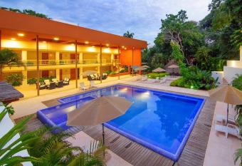 Hotel Ixzi Plus has Balcony rooms