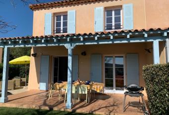 Villa les Coralines has Balcony rooms