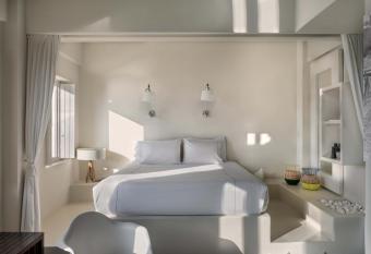 West East Suites has rooms with a private hot tub