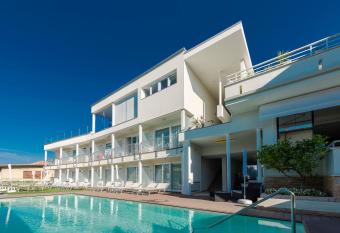 Hotel Villa Katy has Balcony rooms