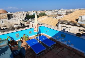 La Terrazza di Apollo al centro di Ortigia has Balcony rooms