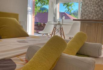 Casa Calda Apartments has Balcony rooms