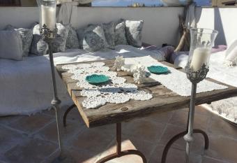 Il Giardino d Ulisse has Balcony rooms