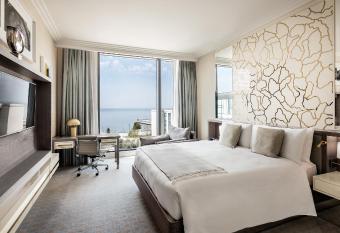 Baku Marriott Hotel Boulevard allows 18 year olds to book a room