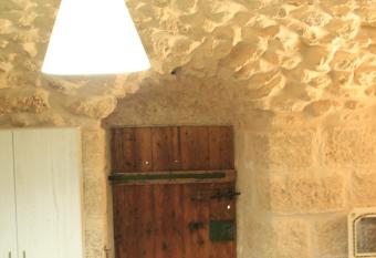 Hosh Al Subbar has Balcony rooms