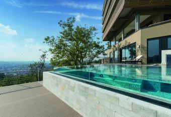 Achalm Hotel has Balcony rooms