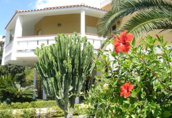 Villa Lidi allows 18 year olds to book a room