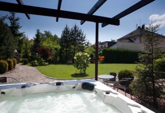 Relax Vila se zahradn  m wellness has Balcony rooms