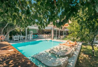 Georgia s Garden by Omilos Hotels has Balcony rooms