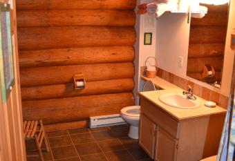 Moberly Lodge has Balcony rooms