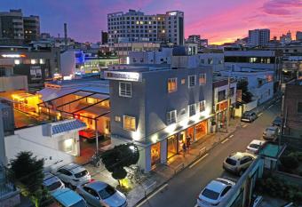 Mido Hostel allows 18 year olds to book a room