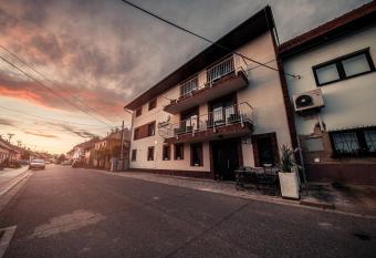 Penzion V Poh  dce has Balcony rooms