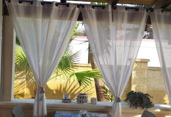 Villa Ginevra allows 18 year olds to book a room