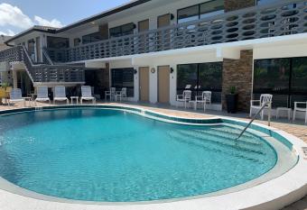 Ocean Villas Of Deerfield has Balcony rooms