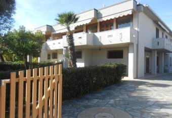 Villa happy days has Balcony rooms