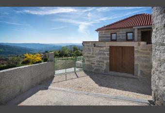 Casa da Costa has Balcony rooms