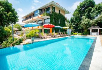 The Spa Garden has Balcony rooms