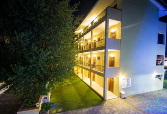 Hotel Maria has Balcony rooms