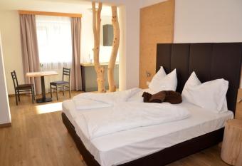 Guesthouse Dolomiten has Balcony rooms