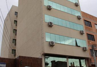 Hotel Almanara allows 18 year olds to book a room