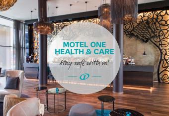 Motel One Wien-Hauptbahnhof allows 18 year olds to book a room