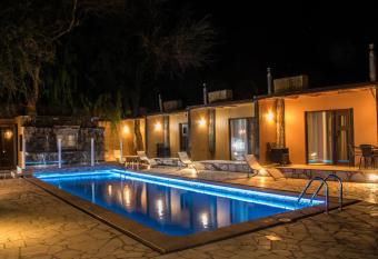 Hard Road Atacama has Balcony rooms