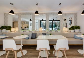 Les 2 Villas has Balcony rooms