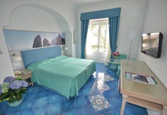 Albergo Gatto Bianco has Balcony rooms