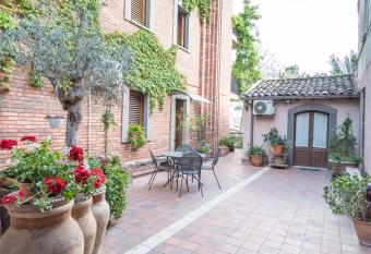 Relais Chiesa Madre - Rooms and Apartments has Balcony rooms