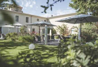 Mas de Boudan allows 18 year olds to book a room