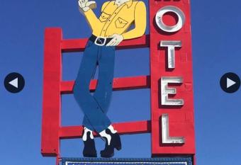 Western Holiday Motel has Smoking rooms