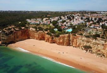 Casa da Rocha has Smoking/Balcony rooms