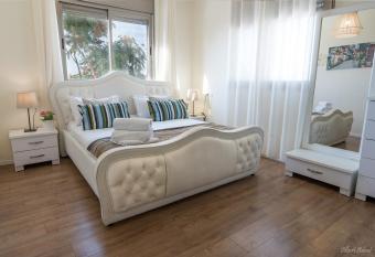 SOL Villa Loca has Balcony rooms