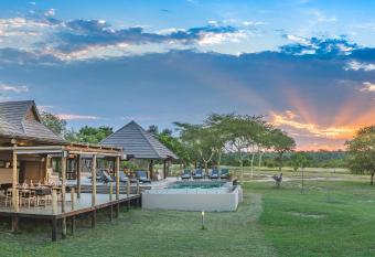 Nkorho Bush Lodge has Balcony rooms