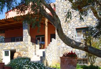 VIlla Faragi has Balcony rooms