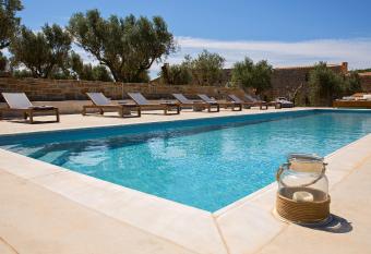 Afentiko Pigadi allows 18 year olds to book a room