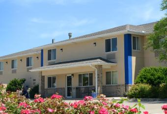 Heritage Inn Express allows 18 year olds to book a room