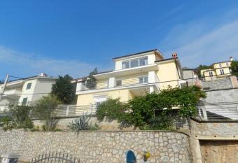 Apartments Belvedere Lovran has Balcony rooms