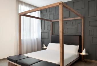 La Chambre Milano Guest House allows 18 year olds to book a room