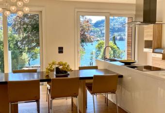 Villa Bianca has rooms with a private hot tub