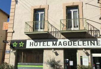Hotel Magdeleine allows 18 year olds to book a room