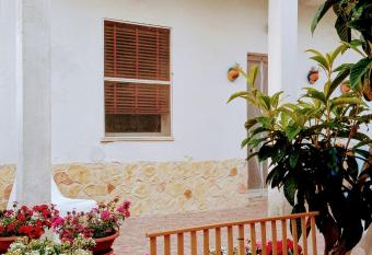 B&B Fenice Barocca allows 18 year olds to book a room