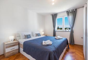 Apartment Ljudevita Posavskog 13 has Balcony rooms